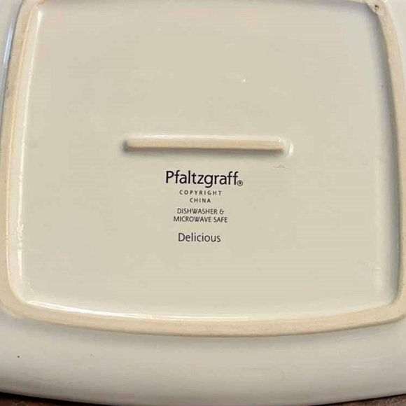 Pfaltzgraff Delicious 3Tray Serving Set | Nesting Platters | Serving Platters - Picture 9 of 16